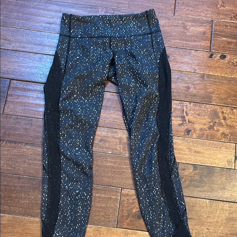 Lululemon Bundle Of (2) Size 4 - image 2